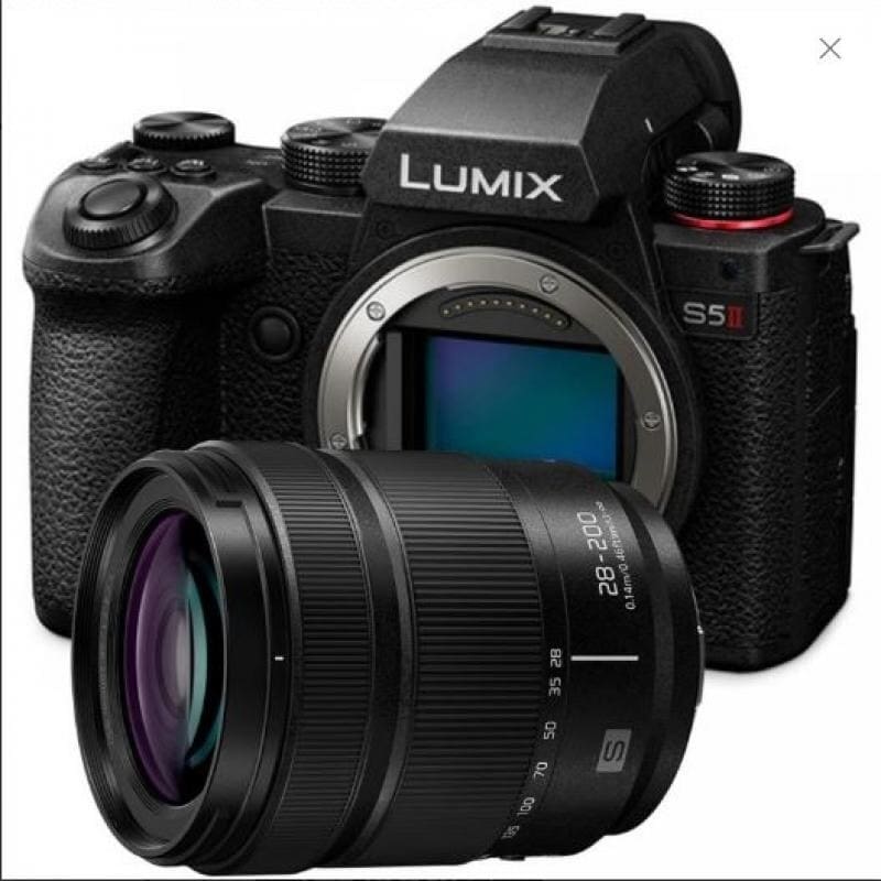 Panasonic S5II + 28-200/4-7.1